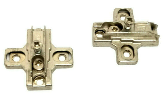 BASE PER CERNIERA SALICE B2R3E39 H.mm.3 TIPO REGOLABILE