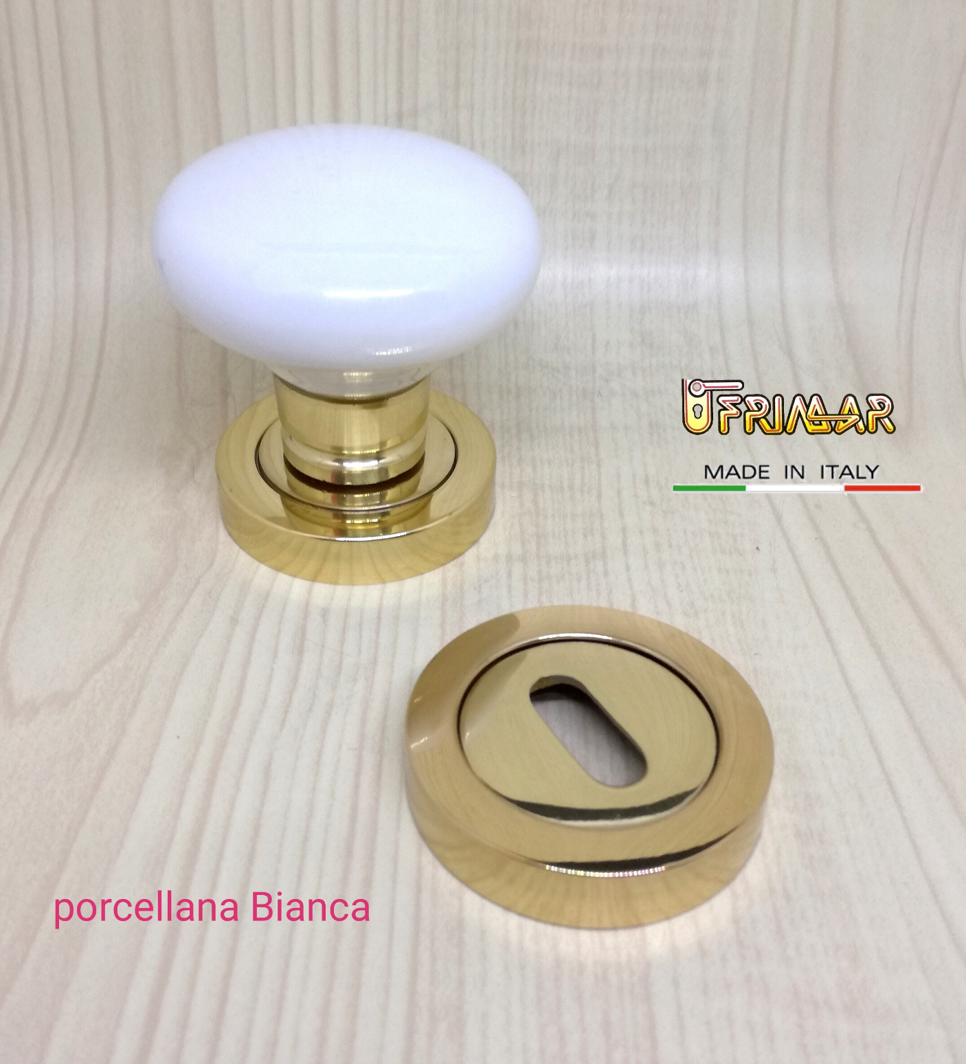 Pomolo porta ceramica Pomello tondo porcellana bianca e Ottone lucido FINA