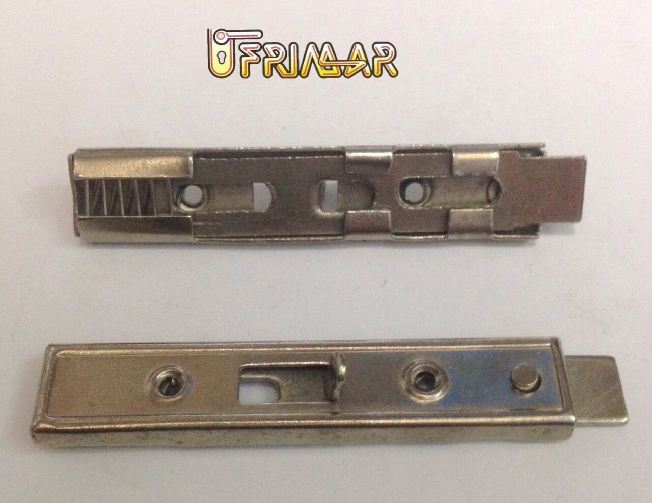 CATENACCIOLO A SCATTO PER MOBILI mm.82x17 IN FERRO NICHELATO