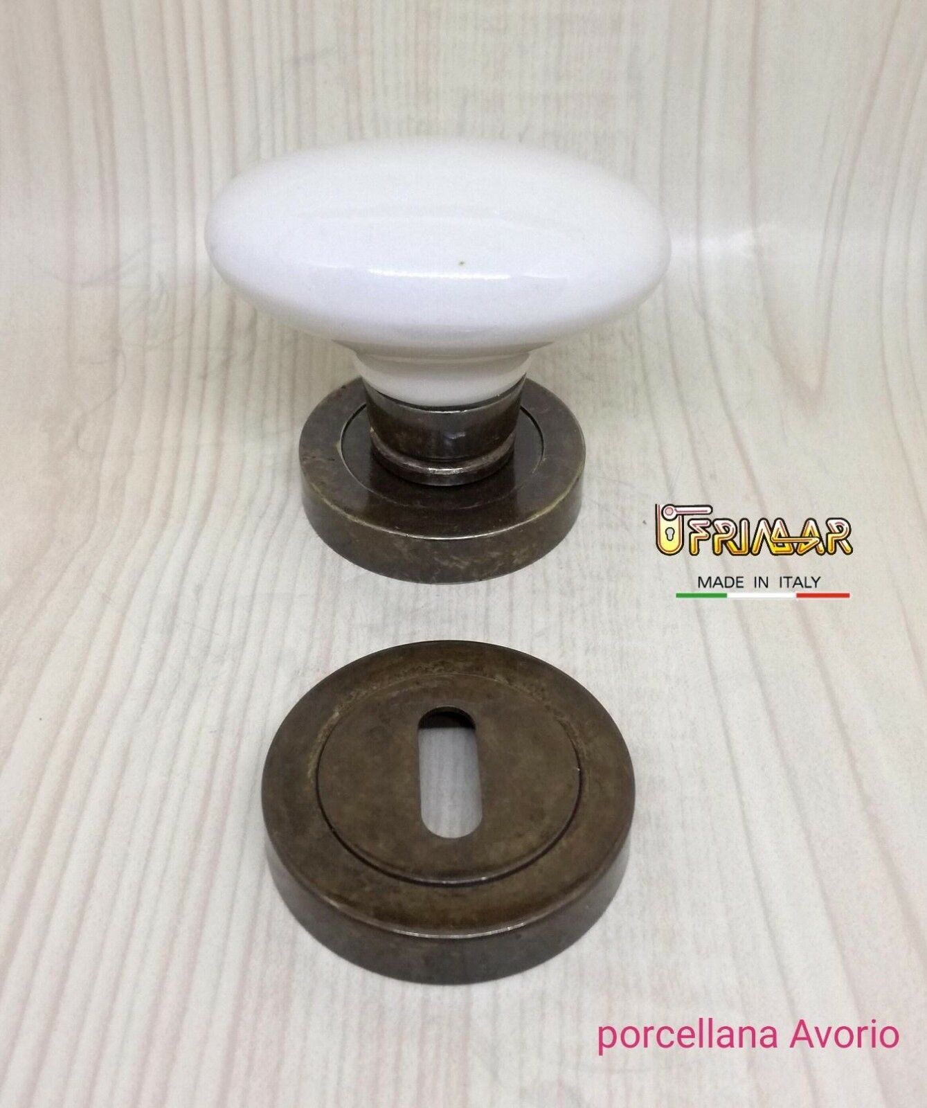 Pomolo porta ceramica Pomello ovale porcellana Avorio e ottone Bronzato FINA