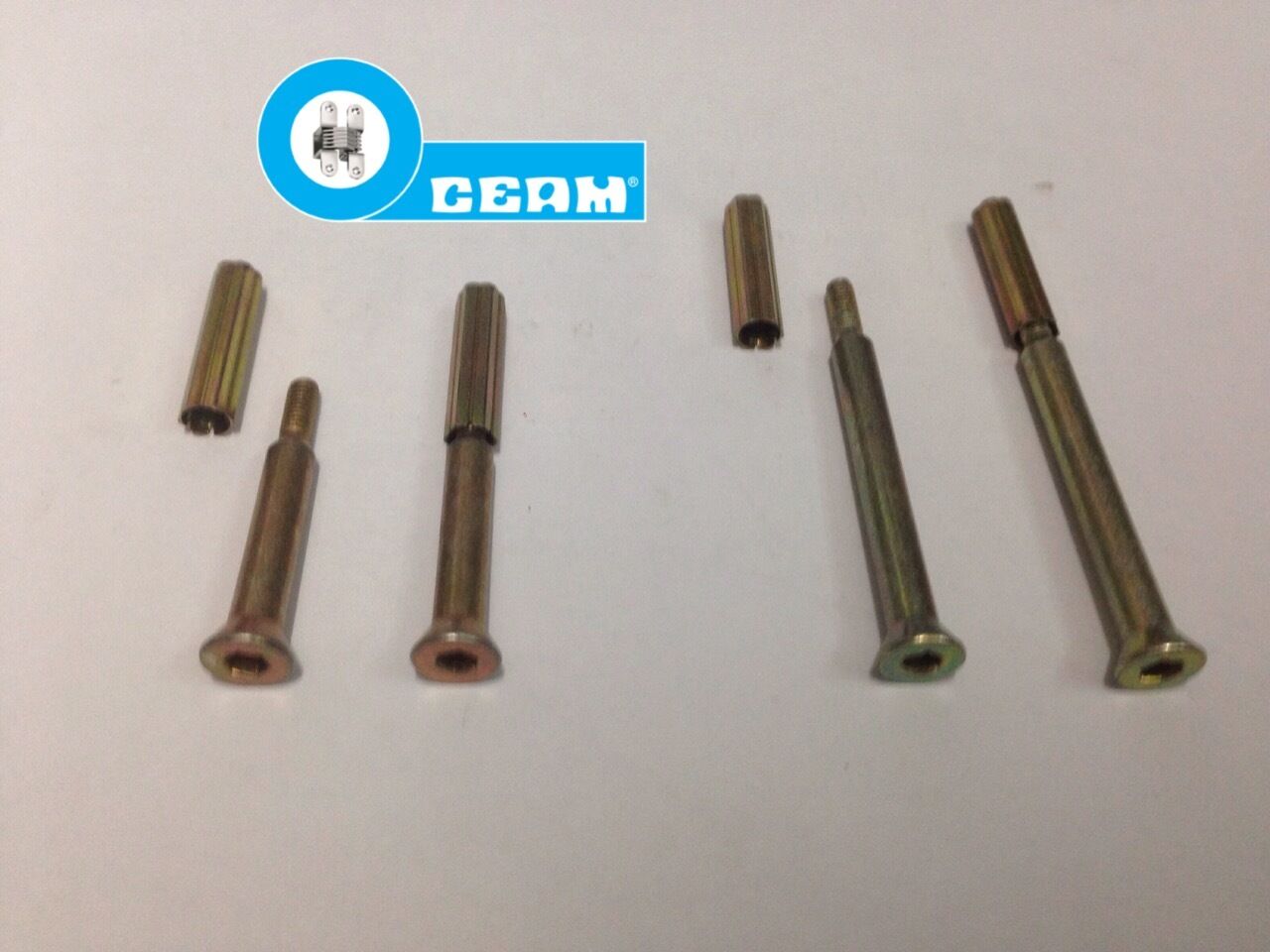 Pz.02 VITI GIUNZIONI PER MOBILI AD ESPANSIONE CEAM 98 (L.mm.55) o 99 (L.mm.75)