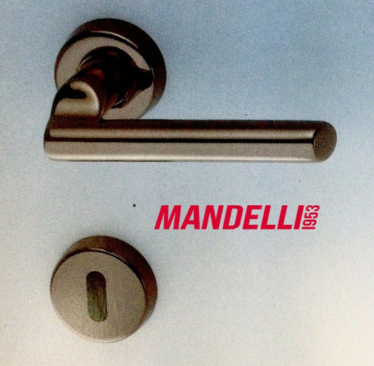 MANIGLIA PER PORTA MANDELLI serie SKATTO 471 NERO per porte interne in legno